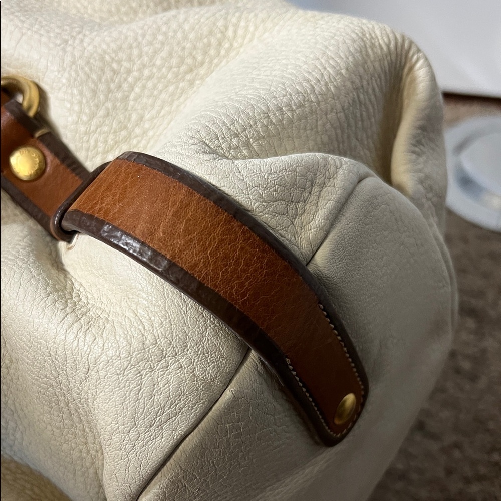3287 Prada Ivory Leather Hobo Bag - Picture 4 of 8